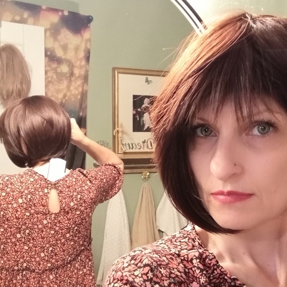 Meet your Posher, Carrie - Picture 2 of 8